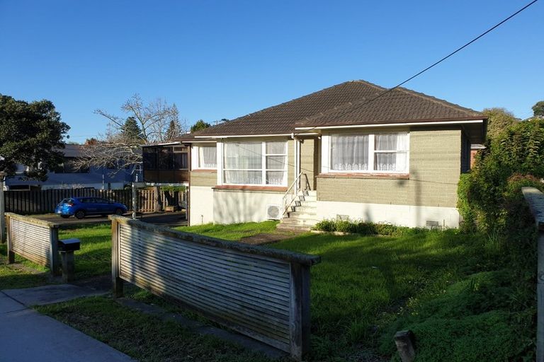 Photo of property in 11 College Road, Northcote, Auckland, 0627