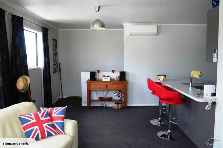 Photo of property in 16b Woodall Place, Totara Vale, Auckland, 0627