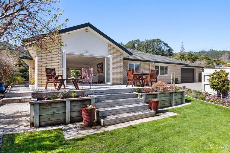 Photo of property in 28 Manuka Street, Stokes Valley, Lower Hutt, 5019