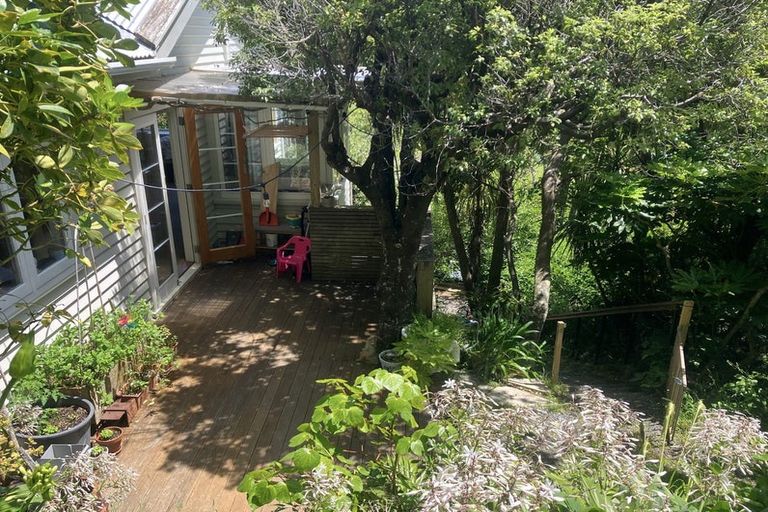 Photo of property in 169 Houghton Bay Road, Houghton Bay, Wellington, 6023