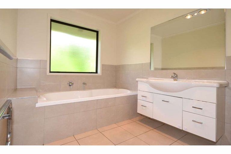 Photo of property in 5 Kotare Heights, Kerikeri, 0230