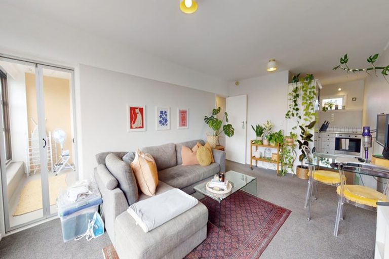 Photo of property in 12/4 Claremont Grove, Mount Victoria, Wellington, 6011