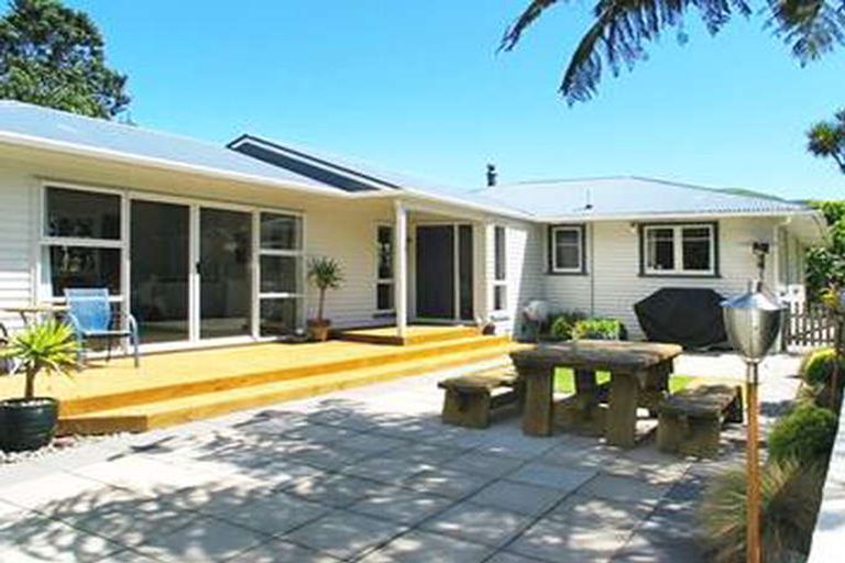 Photo of property in 18 Elizabeth Street, Pukerua Bay, 5026