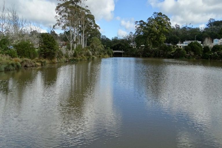 Photo of property in 85e Lake Panorama Drive, Henderson Valley, Auckland, 0614