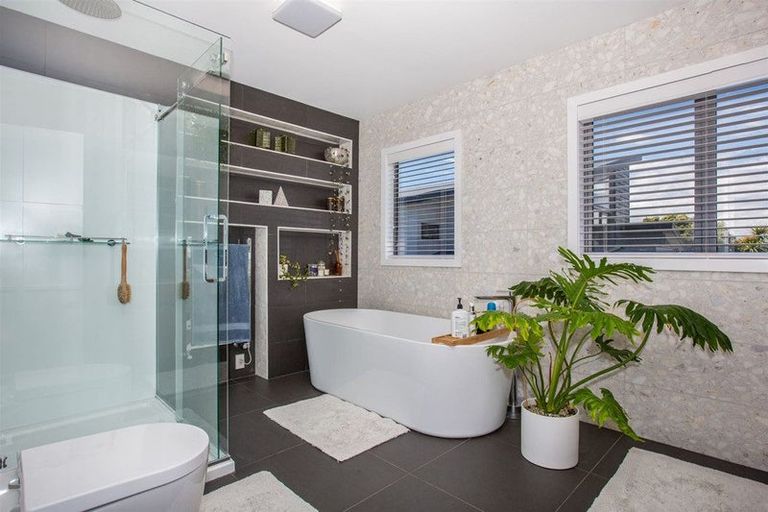 Photo of property in 249 Manly Street, Paraparaumu Beach, Paraparaumu, 5032