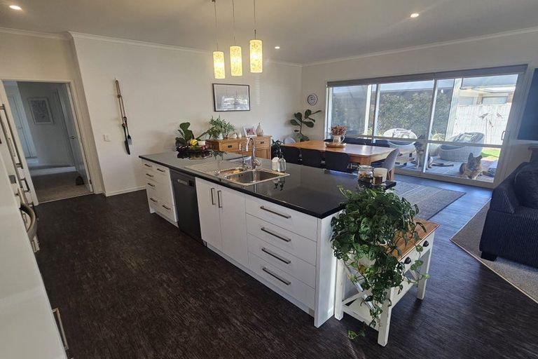 Photo of property in 340 Cook Drive, Whitianga, 3510