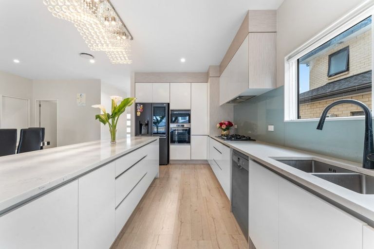 Photo of property in 42 Lime Hill Rise, Flat Bush, Auckland, 2019