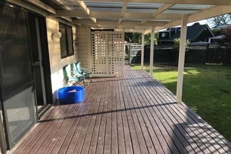 Photo of property in 8 Da Vinci Place, West Harbour, Auckland, 0618
