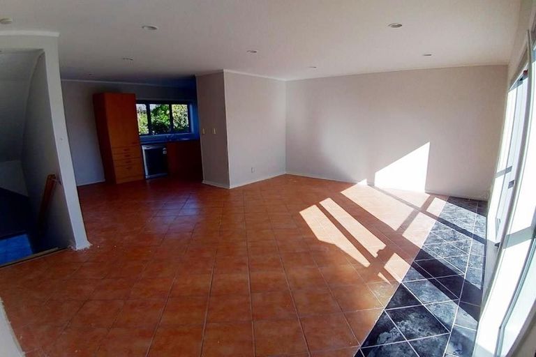 Photo of property in 8/15 Andersons Road, Oteha, Auckland, 0632