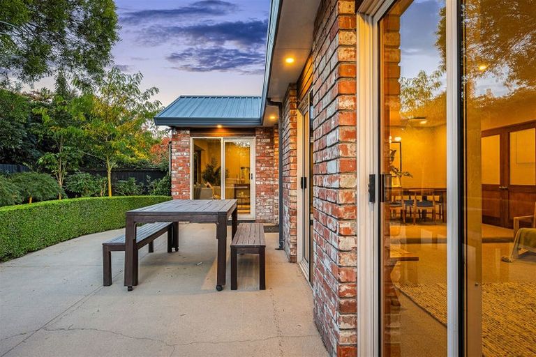 Photo of property in 152 Hawthornden Road, Avonhead, Christchurch, 8042