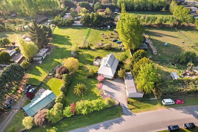 Photo of property in 14 Allin Drive, Waikuku Beach, 7402