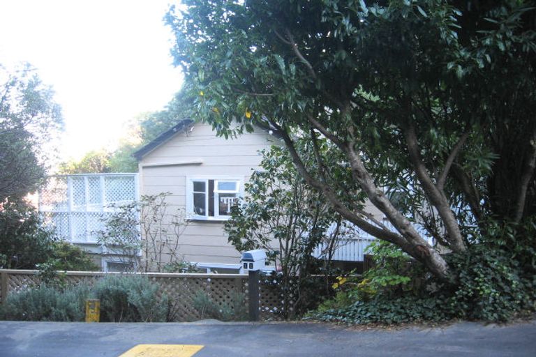 Photo of property in 11 Russo Terrace, Eastbourne, Lower Hutt, 5013