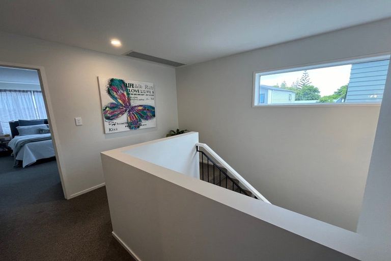 Photo of property in 8 Ruhanui Lane, Pakuranga Heights, Auckland, 2010