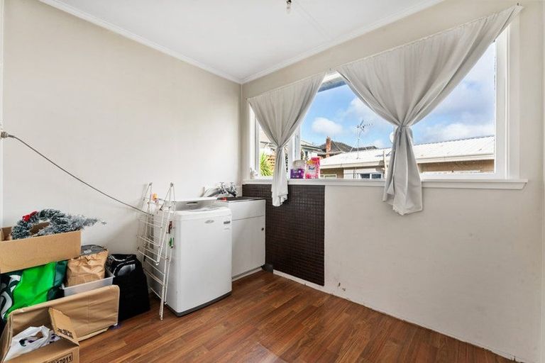 Photo of property in 1/22 Captain Scott Road, Glen Eden, Auckland, 0602
