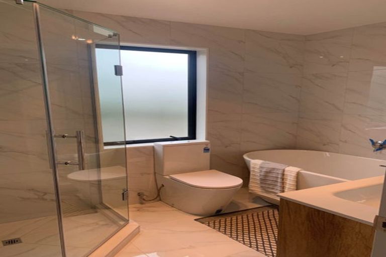 Photo of property in 7 Whawhaki Lane, Kumeu, 0810