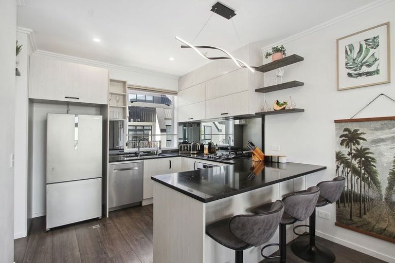 Photo of property in 27 Marine Parade, Hobsonville, Auckland, 0616