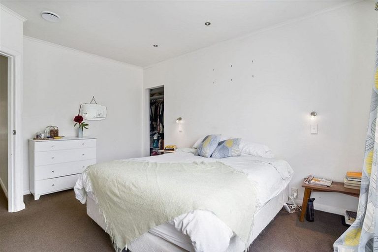 Photo of property in 279 Titirangi Road, Titirangi, Auckland, 0604