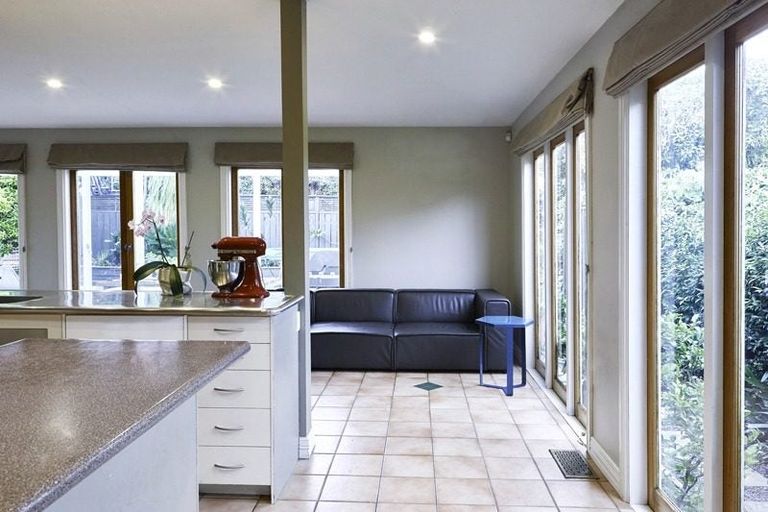 Photo of property in 1/70 Princes Street, Northcote Point, Auckland, 0627