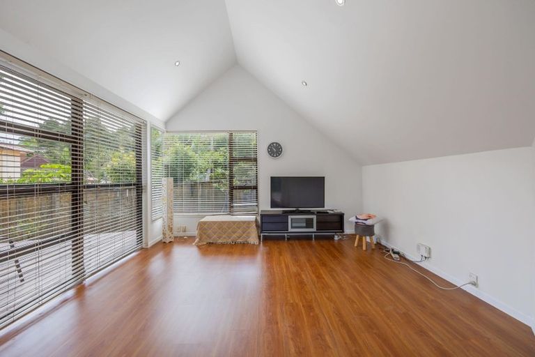 Photo of property in 2/30 Uppingham Crescent, Hillcrest, Auckland, 0627