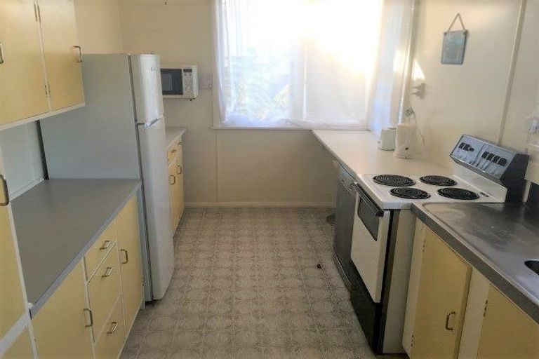 Photo of property in 105 Cook Street, Marfell, New Plymouth, 4310