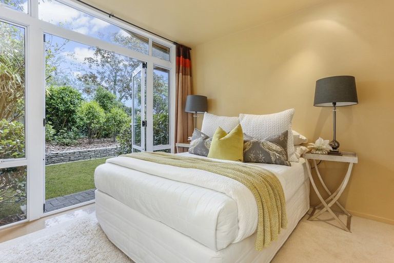 Photo of property in 2/43 Princes Street, Northcote Point, Auckland, 0627