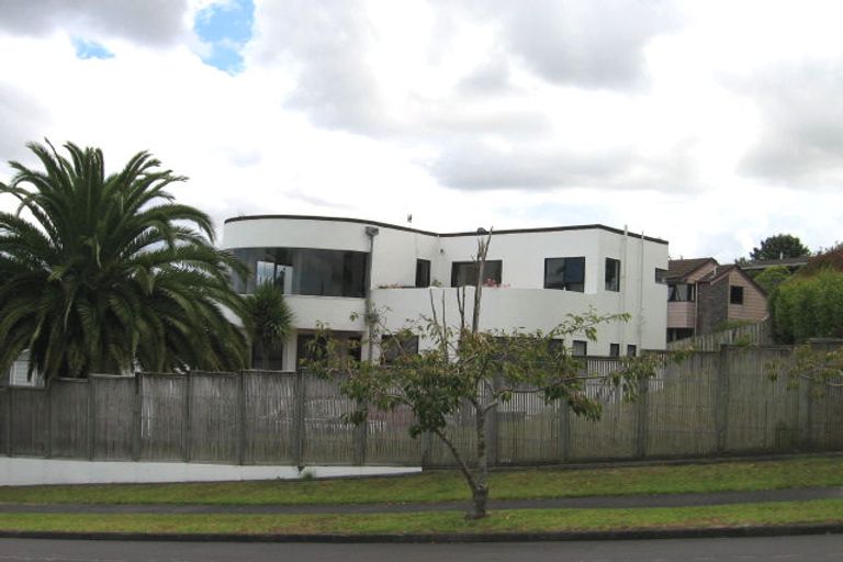 Photo of property in 142 West Harbour Drive, West Harbour, Auckland, 0618