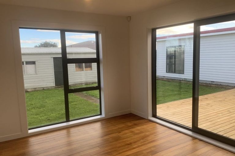 Photo of property in 15 Kirk Street, Otaki, 5512