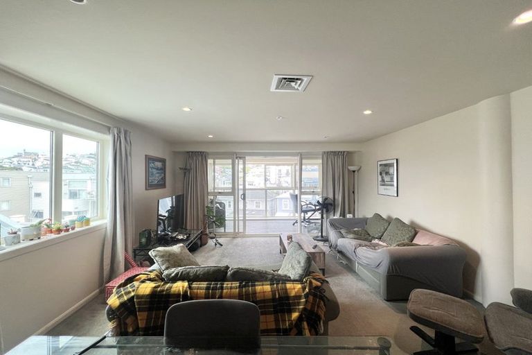 Photo of property in 5d/5 Kent Terrace, Mount Victoria, Wellington, 6011