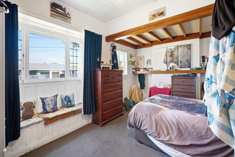 Photo of property in 192 Pacific Road, North New Brighton, Christchurch, 8083