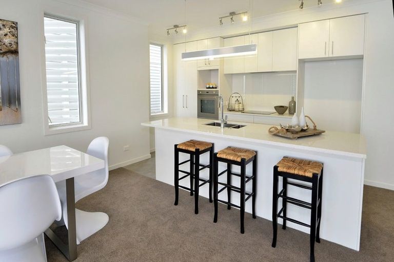 Photo of property in 45 Panorama Heights, Orewa, 0931