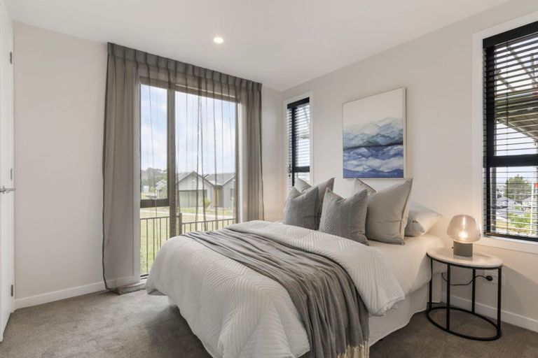 Photo of property in 33 Kikorangi Drive, Wainui, Silverdale, 0992