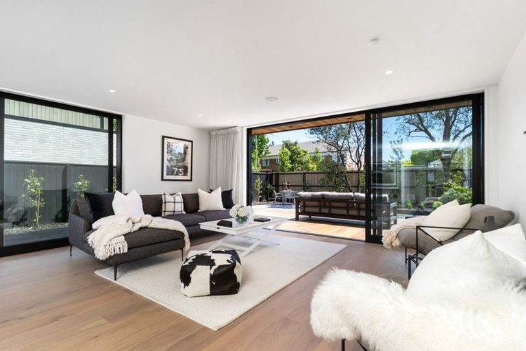 Photo of property in 1c Taunton Green, Papanui, Christchurch, 8052