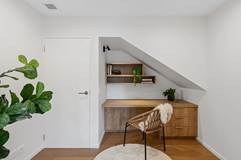 Photo of property in 1 Kahika Lane, Westmorland, Christchurch, 8025