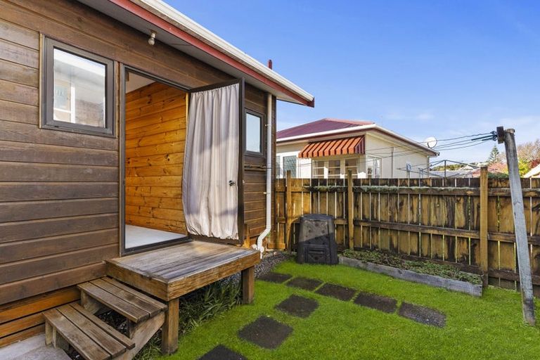 Photo of property in 10 Eastern Beach Road, Eastern Beach, Auckland, 2012