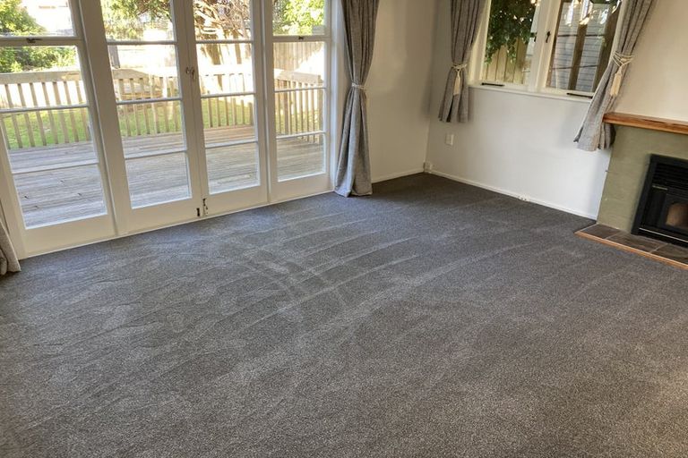 Photo of property in 1/12 Selwyn Crescent, Forrest Hill, Auckland, 0620