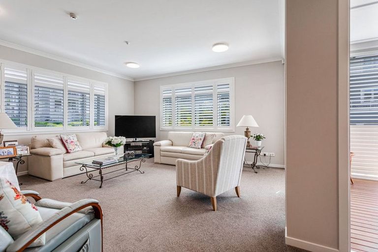 Photo of property in 102 Eaves Bush Parade, Orewa, 0931