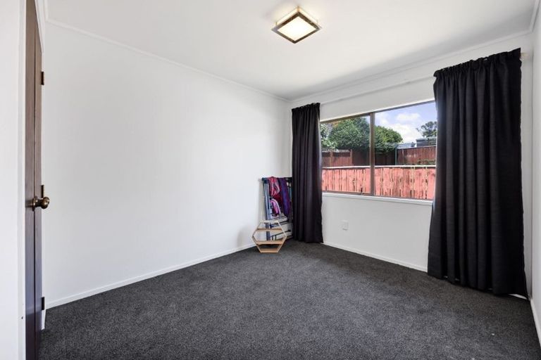 Photo of property in 76 Heta Road, Highlands Park, New Plymouth, 4312