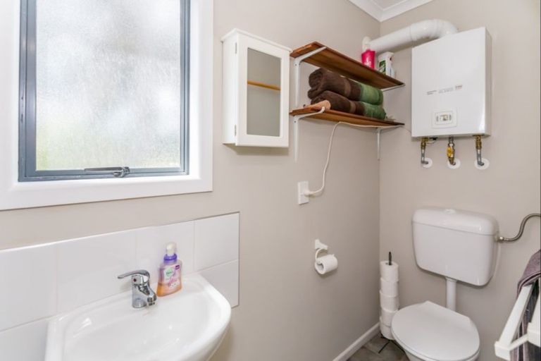 Photo of property in 16 Te Kiri Street, Himatangi Beach, Foxton, 4891