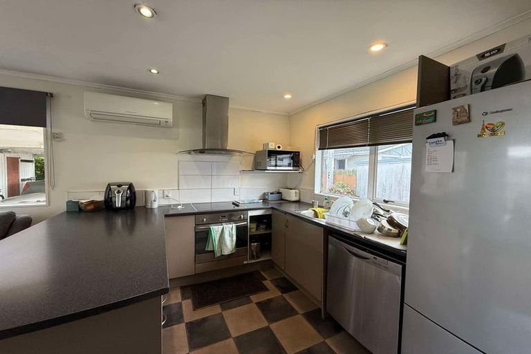 Photo of property in 2/8 Wilford Street, Wallaceville, Upper Hutt, 5018