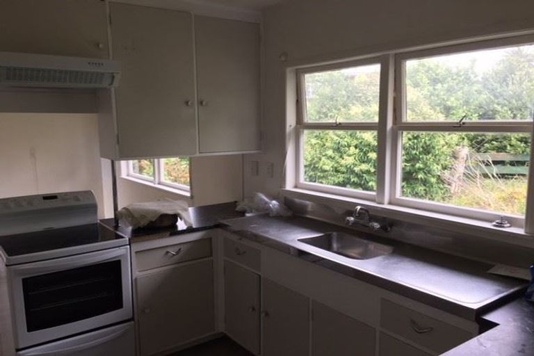 Photo of property in 20 Treeway, Sunnyhills, Auckland, 2010