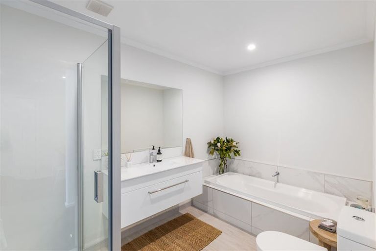 Photo of property in 15 Holmes Hanover Lane, Halswell, Christchurch, 8025