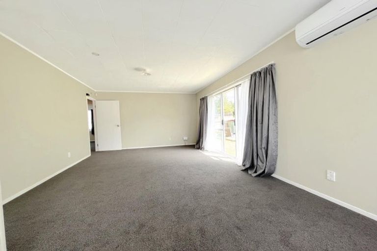 Photo of property in 70 Parrs Cross Road, Henderson, Auckland, 0612