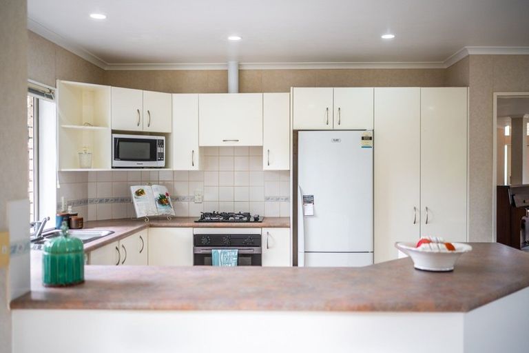 Photo of property in 22 Ballycullanie Place, Dannemora, Auckland, 2016