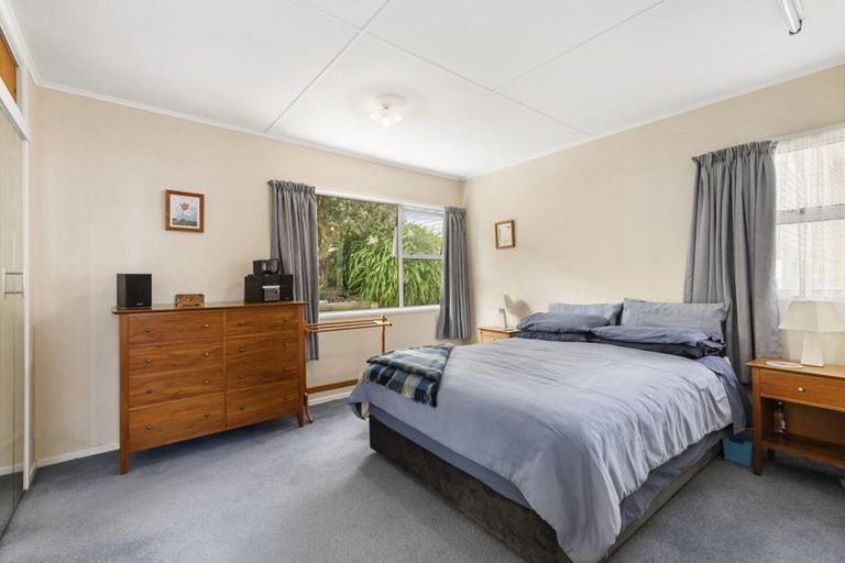 Photo of property in 13 Hibiscus Grove, Maungaraki, Lower Hutt, 5010