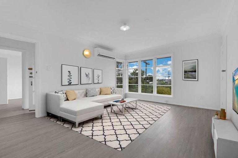 Photo of property in 28 Ellen Street, Manurewa East, Auckland, 2102