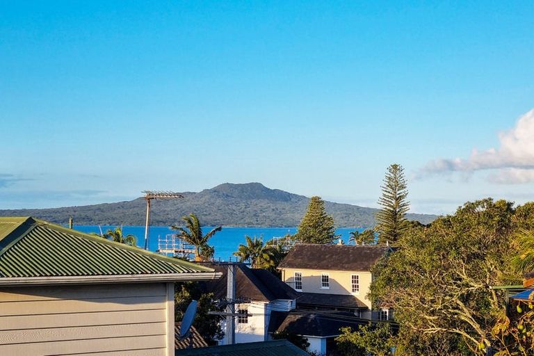 Photo of property in 13 Cameron Street, Takapuna, Auckland, 0622