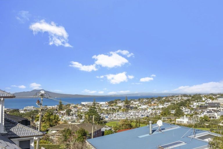 Photo of property in 34a Seaview Road, Castor Bay, Auckland, 0620