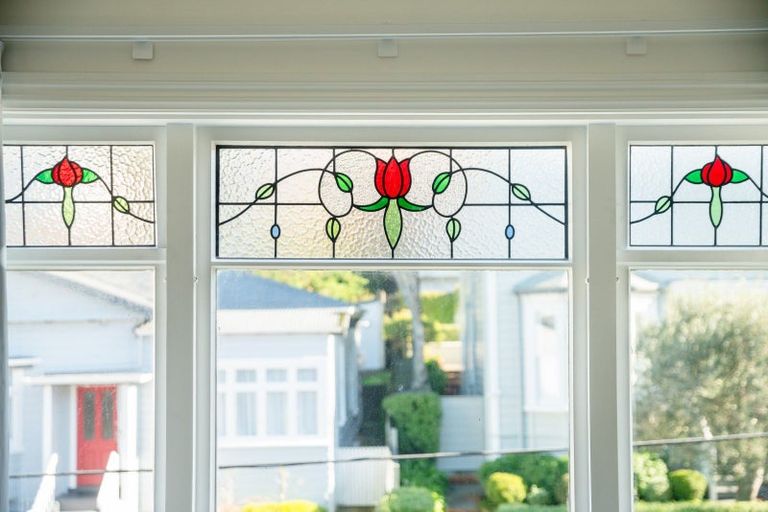 Photo of property in 10 Burnell Avenue, Thorndon, Wellington, 6011