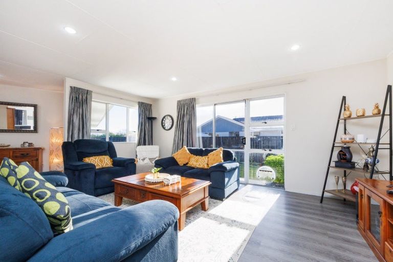 Photo of property in 28 Cascade Crescent, Westbrook, Palmerston North, 4412