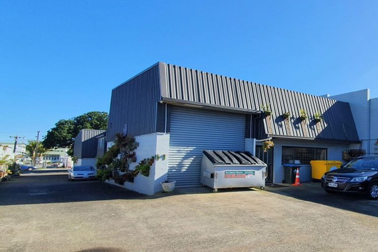 Photo of property in 2/7 Spring Street, Papatoetoe, Auckland, 2025